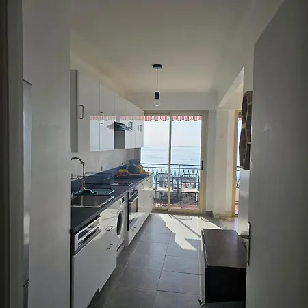 Apartment Waterfront In